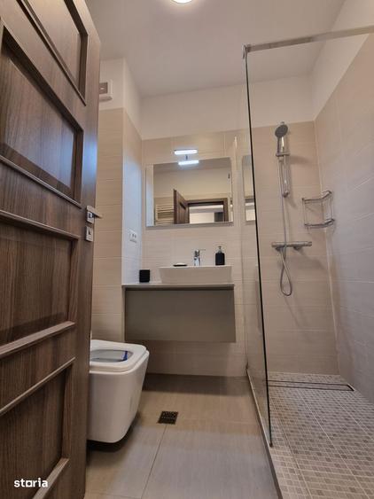 Apartament cu 2 camere decomandat în Parcul Carol