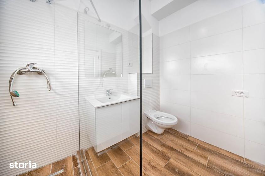 Casă cu 4 camere cu Teren 250 Mp în Central