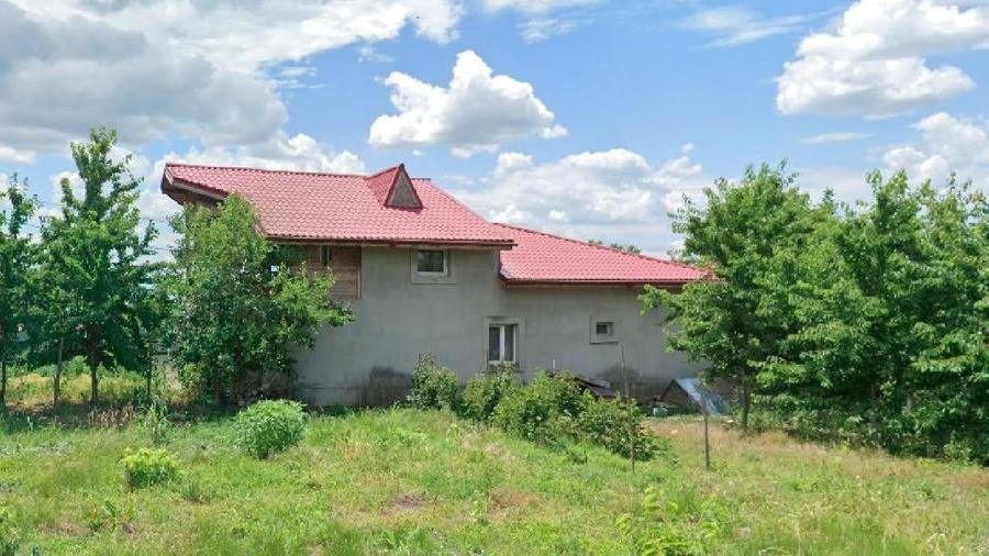 Casă individuală cu 3 camere cu Teren 1320 Mp în Hotarele