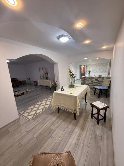 Casă cu 7 camere cu Teren 1267 Mp în Cioranii de Jos