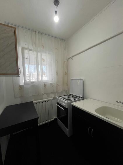 Garsonieră decomandată în Central
