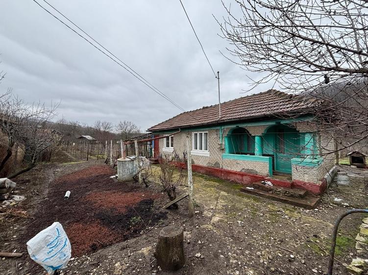 Casă cu 3 camere cu Teren 614 Mp în Ceptura