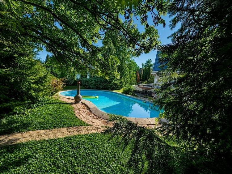 Duplex cu 4 camere cu Piscina în Iancu Nicolae