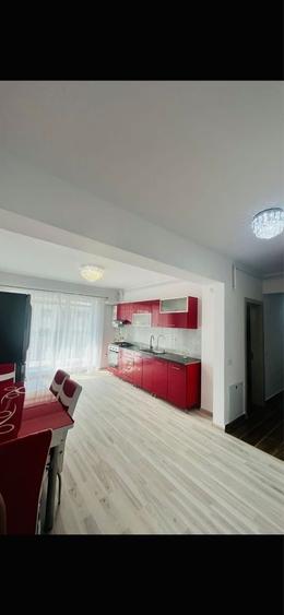 Casă cu 3 camere decomandat în Berceni