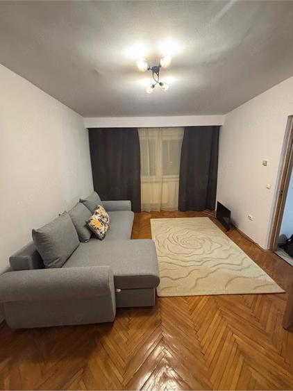 Apartament cu 2 camere decomandat în Republicii