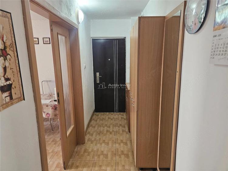 Apartament cu 2 camere decomandat în Cuptoare (Reșița)