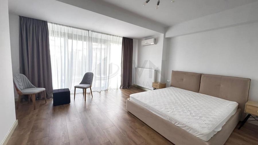 Casă individuală cu 7 camere cu Canalizare în Băneasa