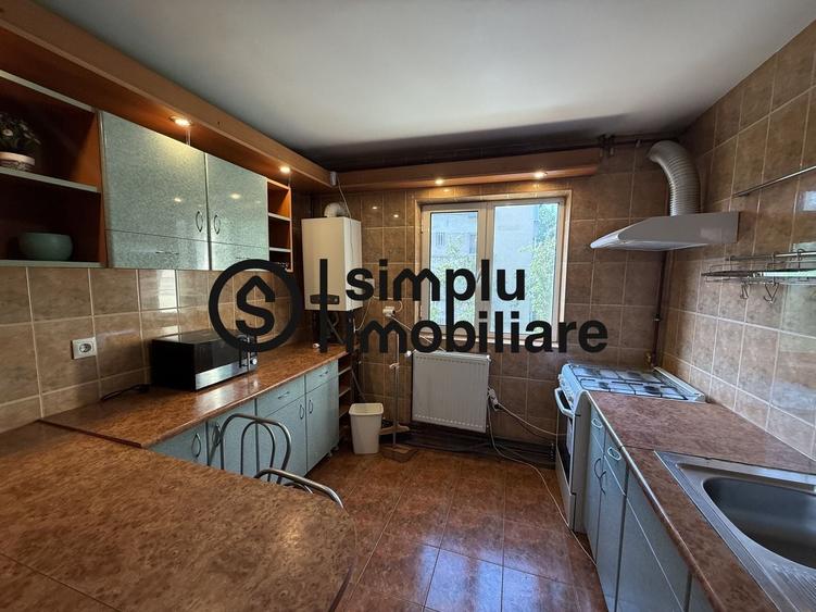 Apartament cu 3 camere semidecomandat în Brazda lui Novac