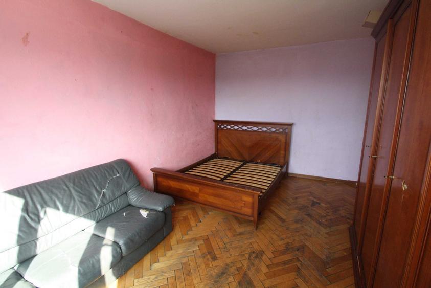 Apartament cu 3 camere decomandat în Exterior Vest