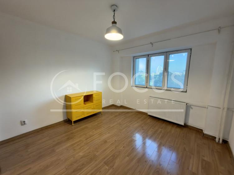 Apartament cu 3 camere semidecomandat, mobilat în Tei