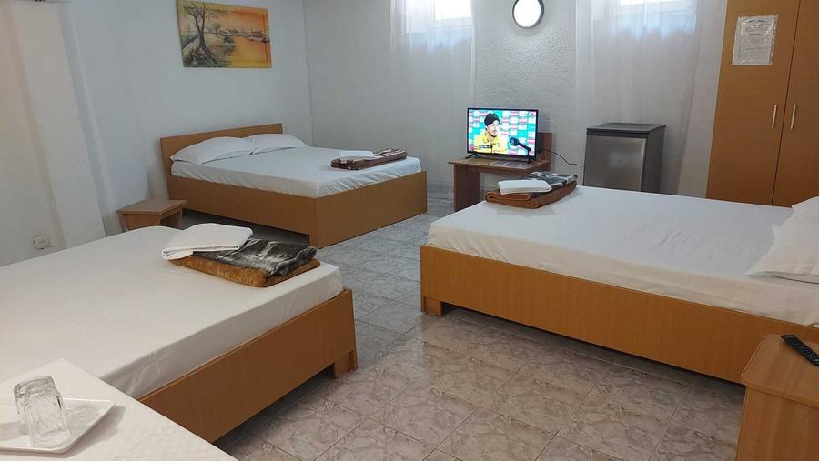 Casă cu 4 camere decomandat în Costinești
