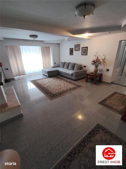 Apartament cu 4 camere în Central