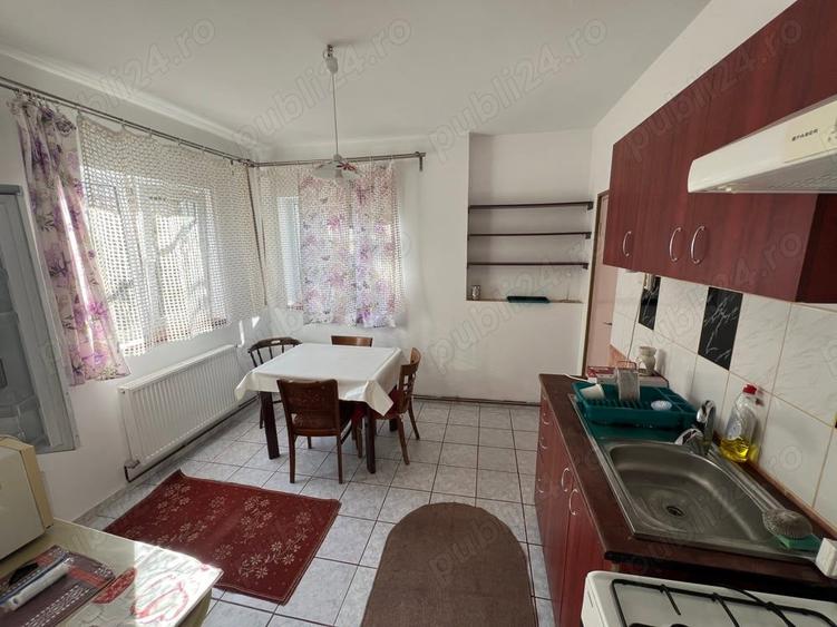 De inchiriat vila cu 4 camere in zona Piata 1848 - 5