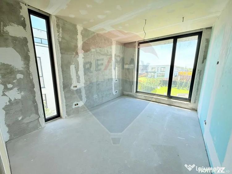Casă cu 5 camere cu Teren 753 Mp în Balotești
