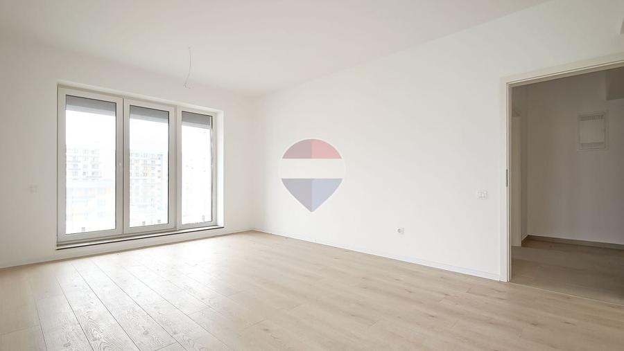 Apartament cu 3 camere decomandat în Tractorul
