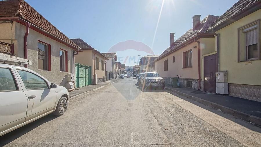 Casă individuală cu 4 camere cu Teren 252 Mp în Griviței