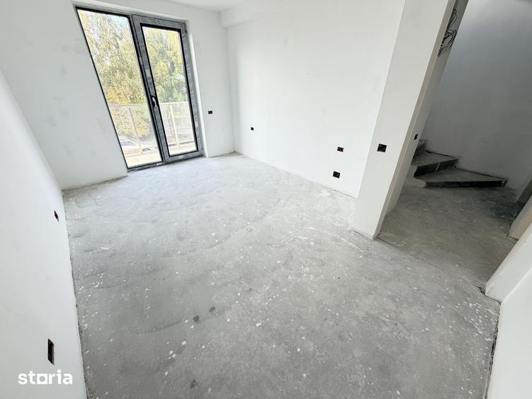 Casă cu 5 camere cu Teren 158 Mp în Glina