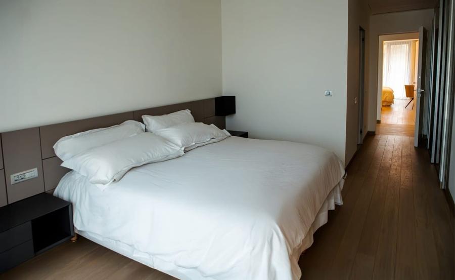 Apartament cu 5 camere decomandat, mobilat în Arcul de Triumf