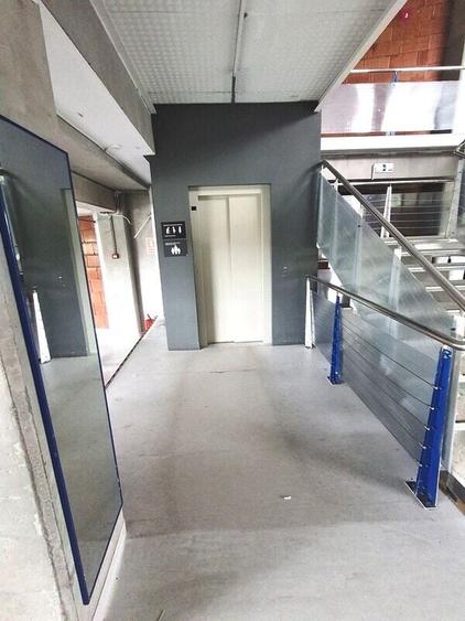 Birou, de 425 mp, în Militari
