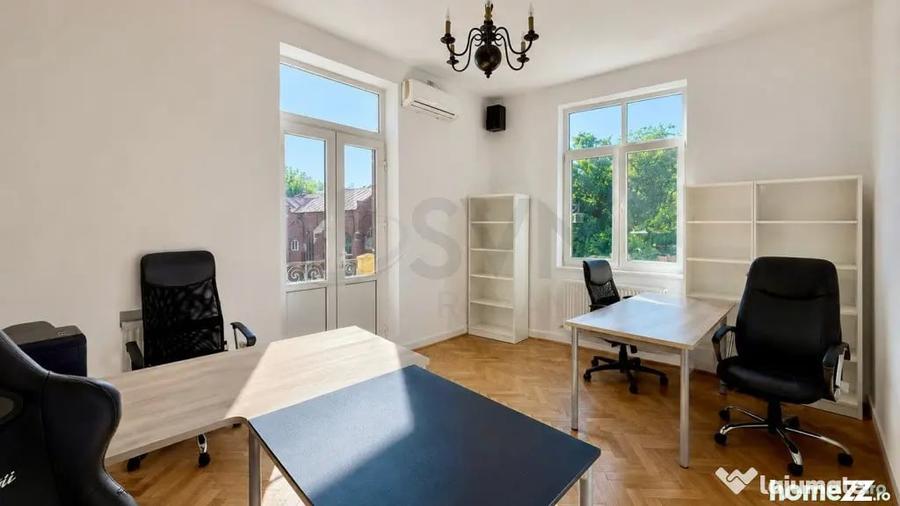 Casă cu 18 camere cu Teren 150 Mp în Grădina Icoanei