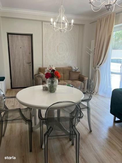Apartament cu 3 camere semidecomandat, mobilat în Central