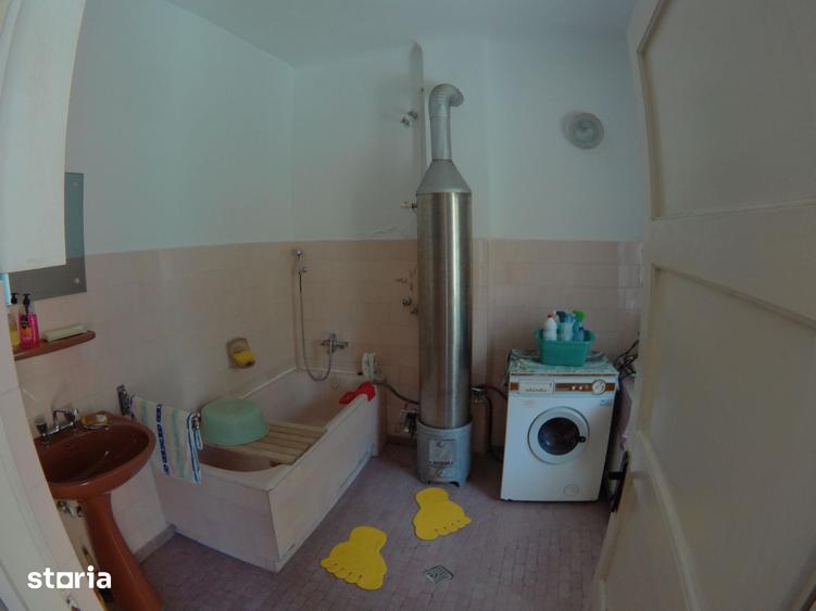 Casă cu 10 camere cu Teren 1034 Mp în Cabana Vânătorilor