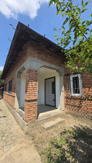 Casă cu 3 camere cu Teren 1900 Mp în Radovanu
