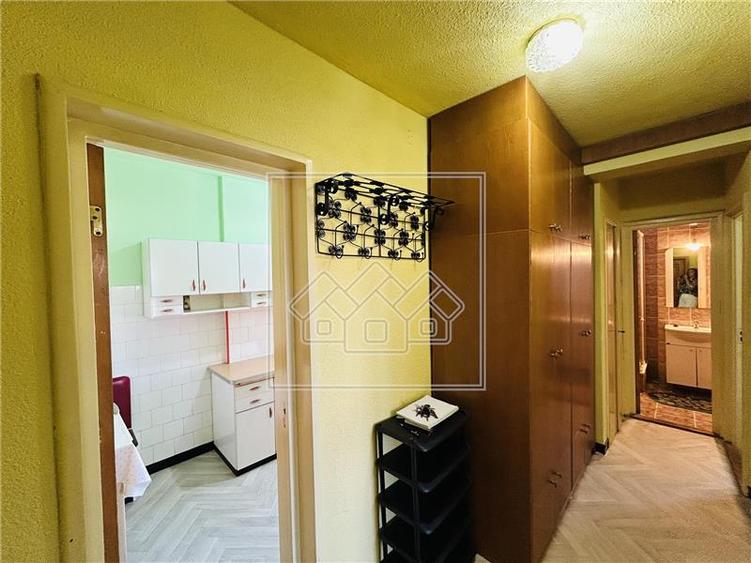 Apartament cu 2 camere decomandat în Ștrand