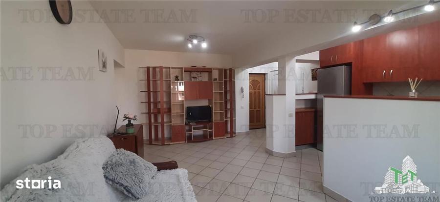 Apartament cu 3 camere semidecomandat, mobilat în Centrul Civic