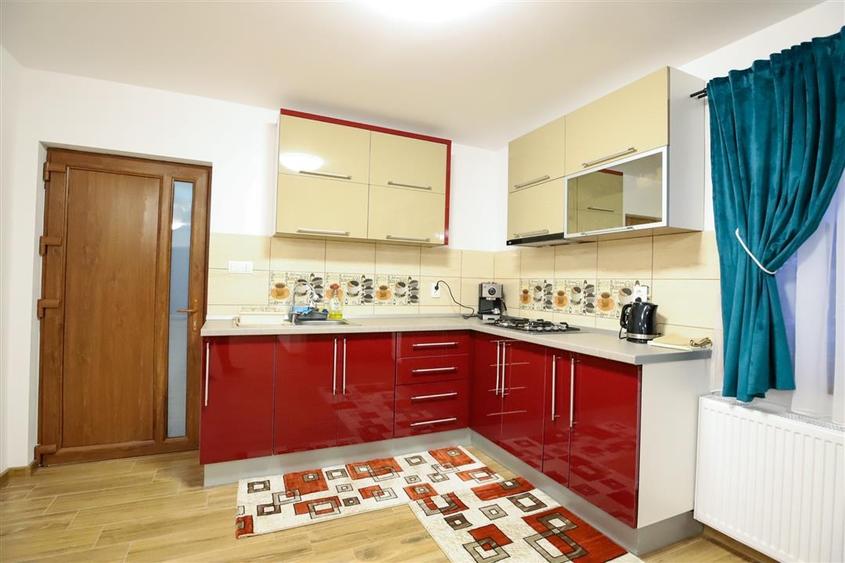 Casă individuală cu 6 camere cu Teren 2100 Mp în Ibănești