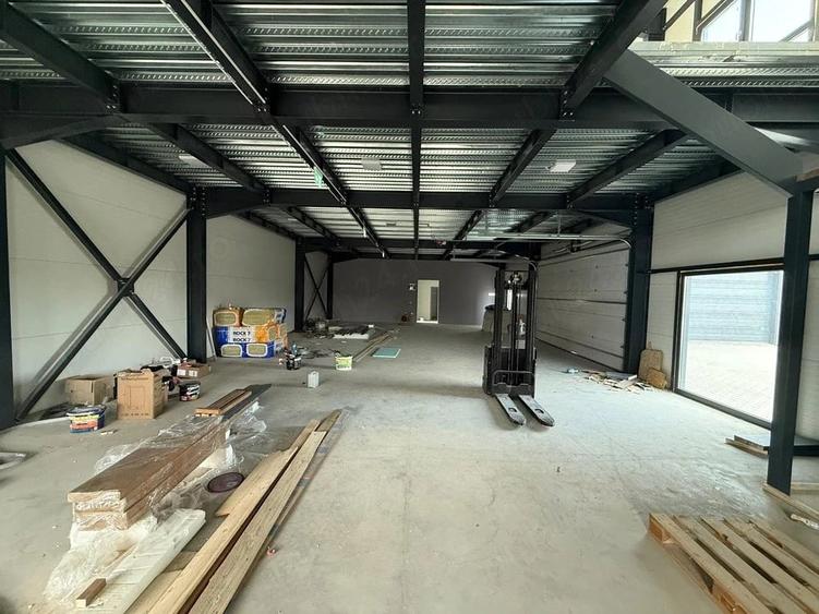 Spațiu comercial, de 700 mp, în Central