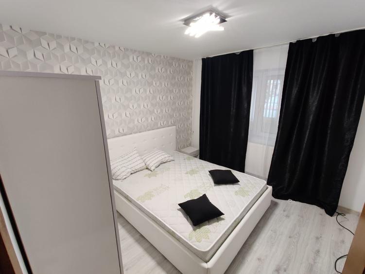 Apartament cu 2 camere semidecomandat în Craiovița Nouă