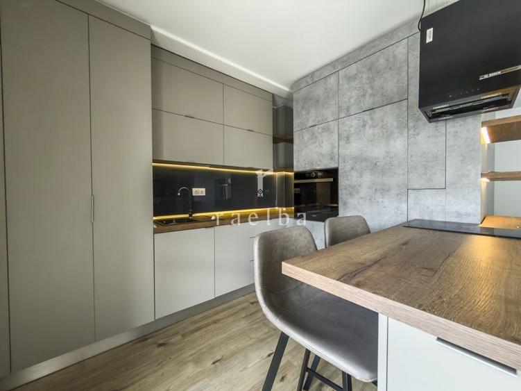 Apartament cu 3 camere decomandat în Aviației