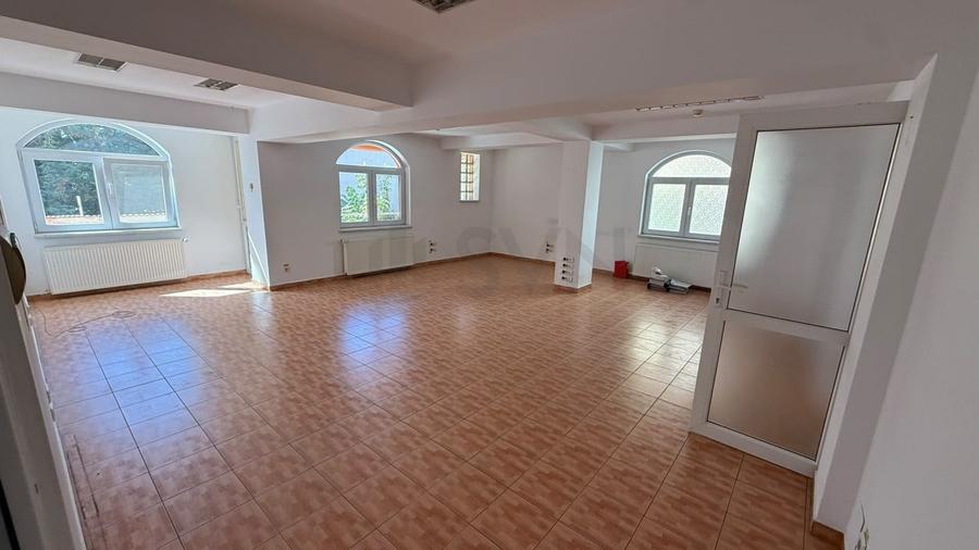 Casă individuală cu 10 camere cu Canalizare în Floreasca