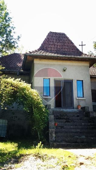 Casă cu 4 camere cu Teren 6676 Mp în Provița de Sus