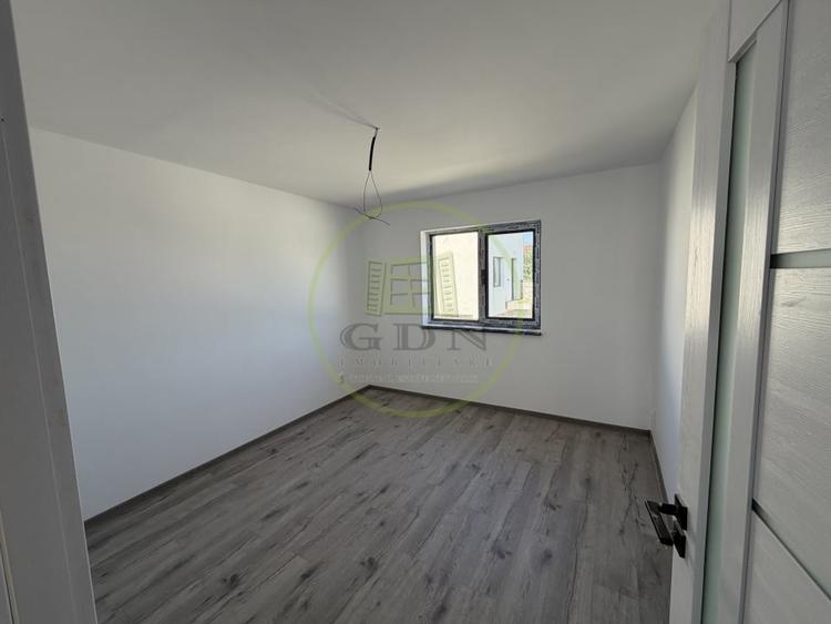 Casă individuală cu 4 camere cu Teren 350 Mp în Șimnicu de Sus