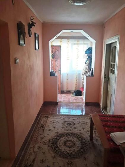 Casă cu 3 camere cu Teren 917 Mp în Polovragi