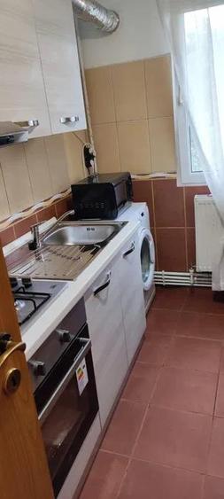 Apartament cu 2 camere nedecomandat, mobilat în Podu Roș