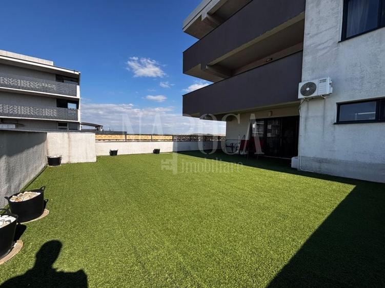Penthouse cu 4 camere semidecomandat în Între Lacuri