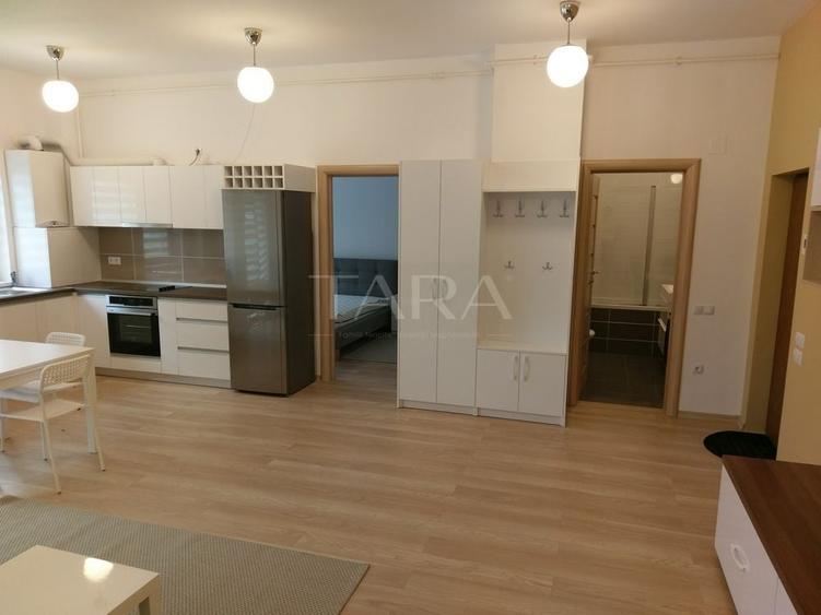 Apartament cu 2 camere semidecomandat, mobilat în Mănăștur