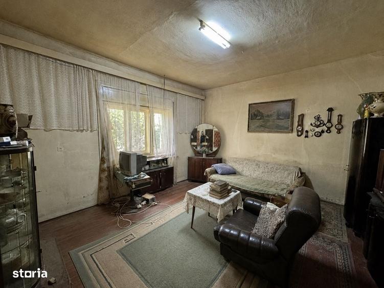Casă cu 3 camere în Sălard