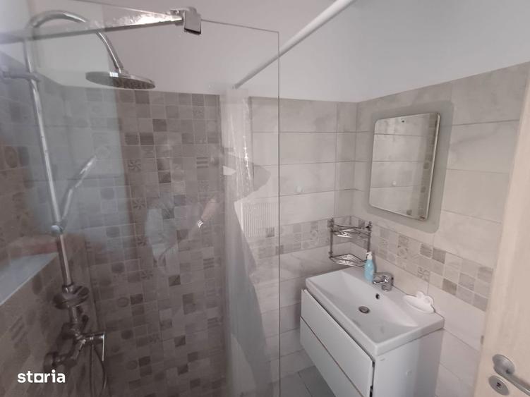 Casă cu 4 camere cu Teren 100 Mp în Valea Adâncă