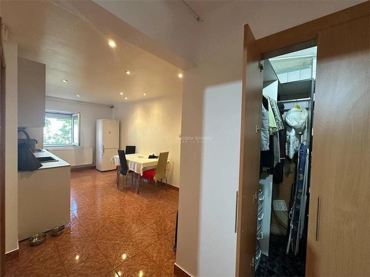Apartament cu 3 camere decomandat în Micro IV