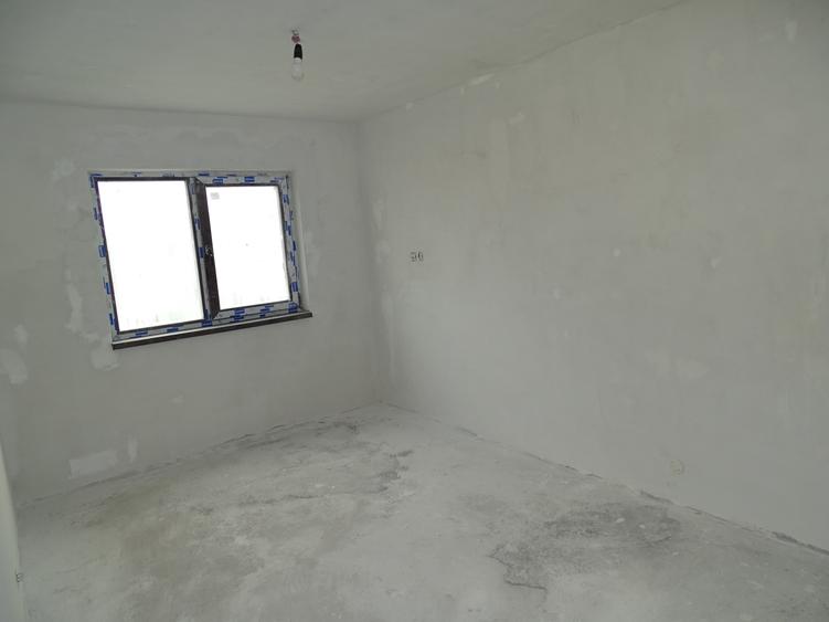 Apartament cu 3 camere decomandat în Feldioara