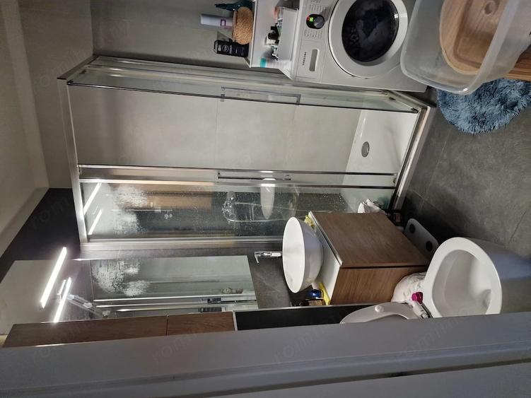 Apartament cu 3 camere semidecomandat în 1 Mai