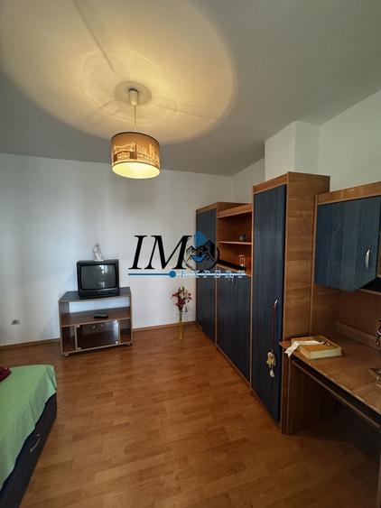 Apartament cu 3 camere decomandat, mobilat în Ampoi 3