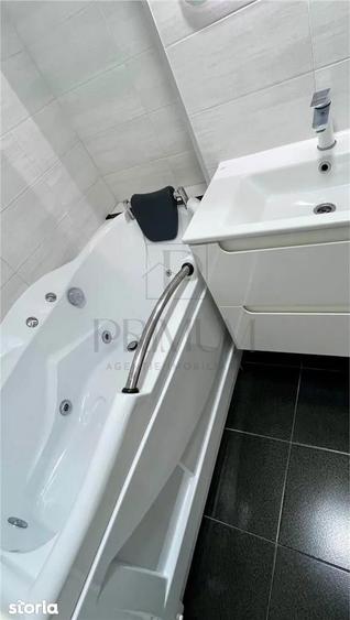 Apartament cu 4 camere decomandat în Est