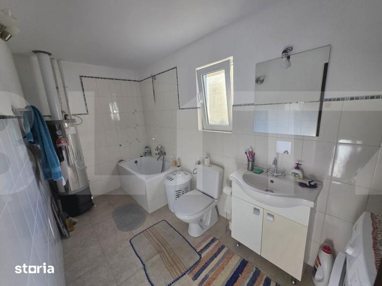 Casă cu 3 camere cu Teren 1957 Mp în Bita