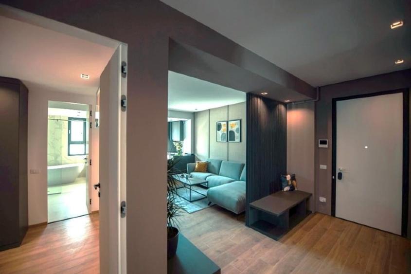 Apartament cu 3 camere decomandat, mobilat în Central