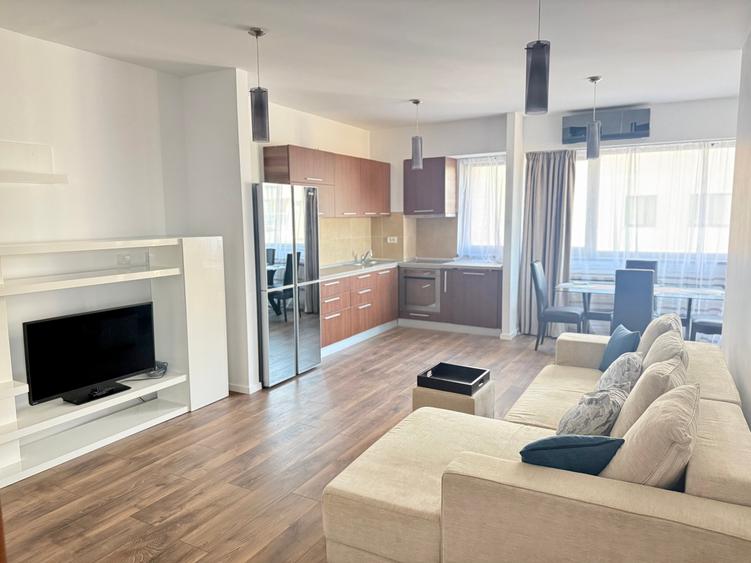 Apartament cu 3 camere semidecomandat în Pipera